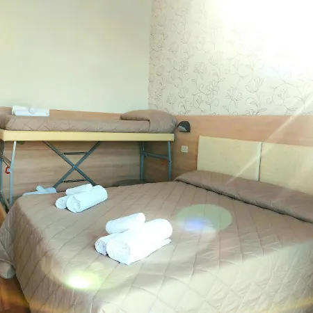 莫妮卡酒店 里米尼
