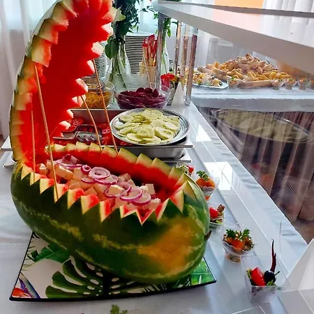 莫妮卡酒店 酒店