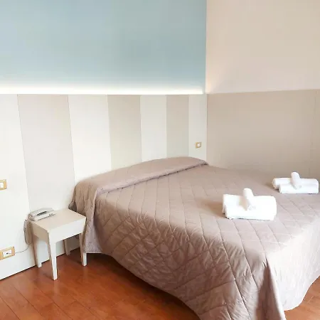 Monica Hotel