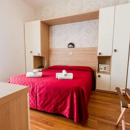 Monica Hotel 3*