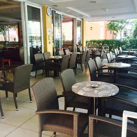 Hotel Monica