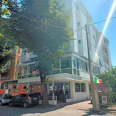 Hotel Monica 3*
