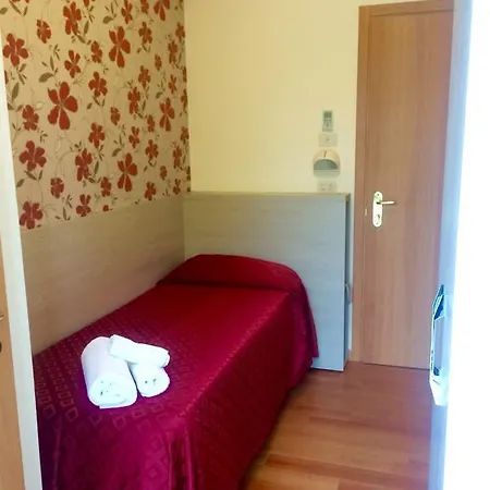 Monica Hotel 3*