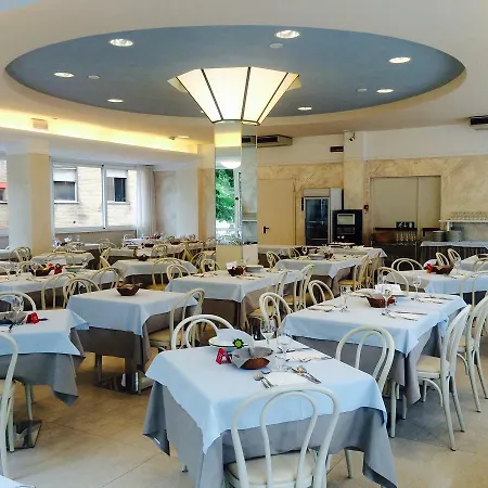 Hotel Monica 3*