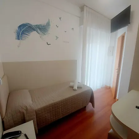 Hotel Monica 3*