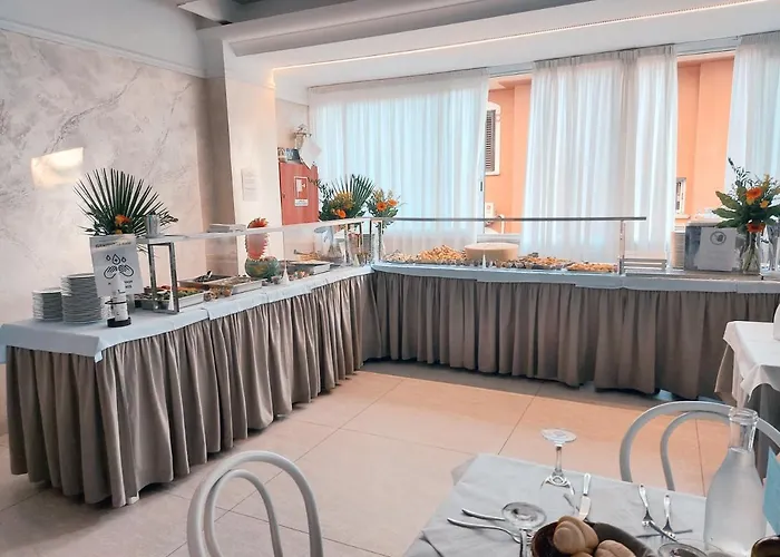 Monica Hotel 3*