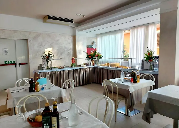 Hotel Monica 3*