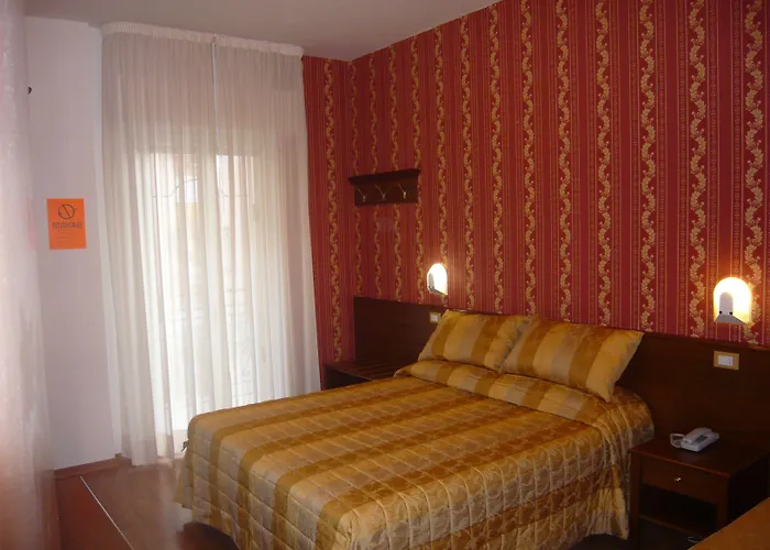 Hotel Monica 3*