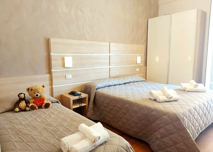Hotel Monica