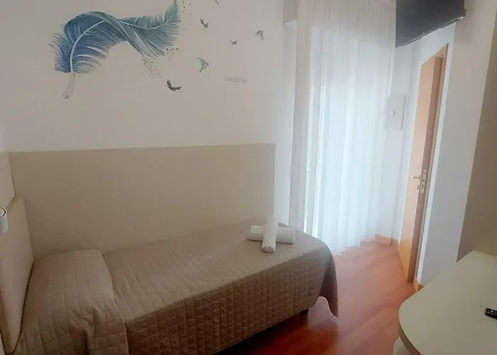 Hotel Monica 3*