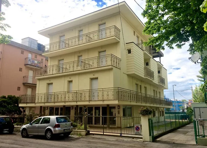 Monica Hotel 3*