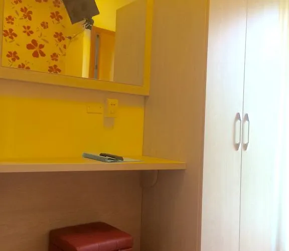 莫妮卡酒店 酒店